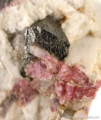 Schiavinatoite image