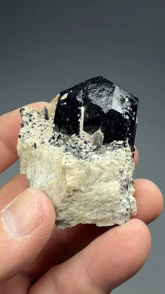 Schorl - image 2
