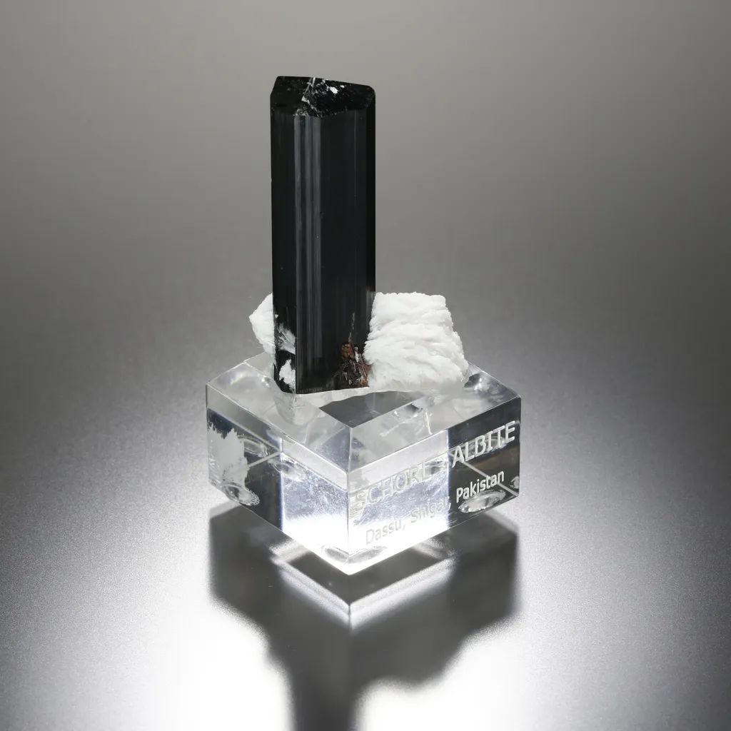 Schorl - image 2