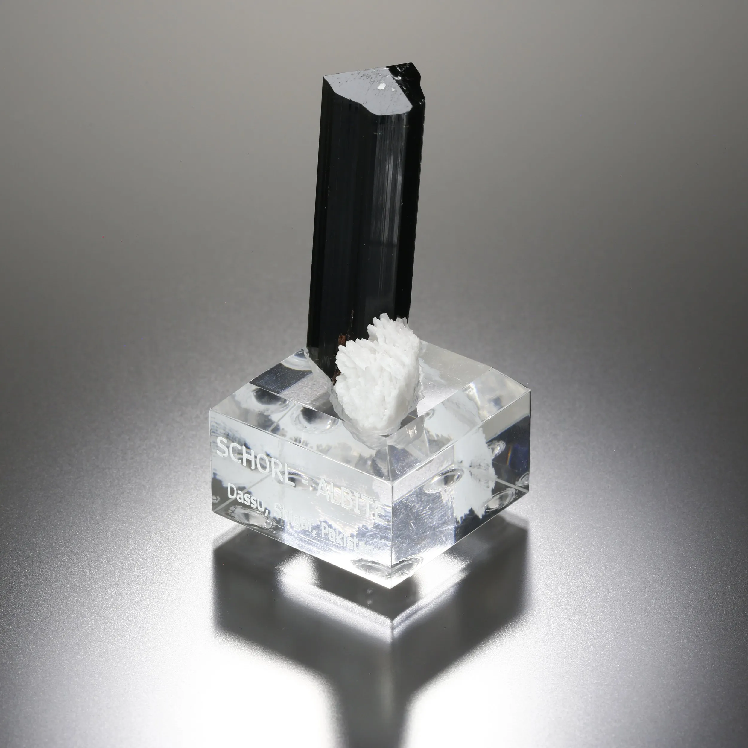 Schorl - image 3