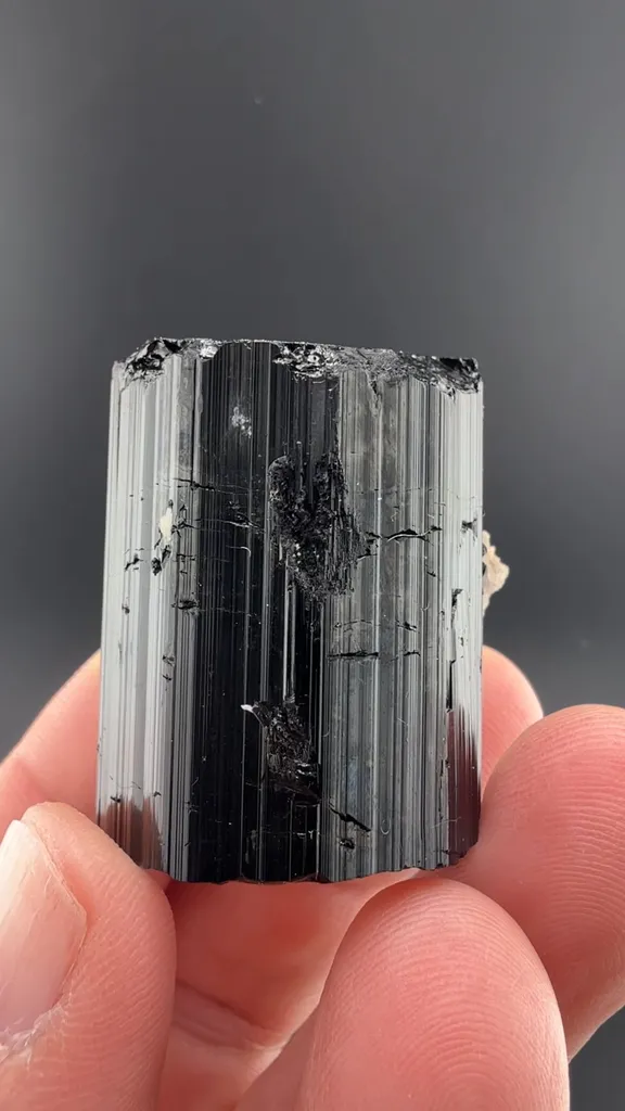 Schorl image