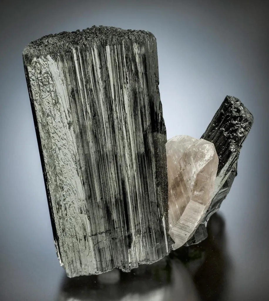 Schorl, Quartz image