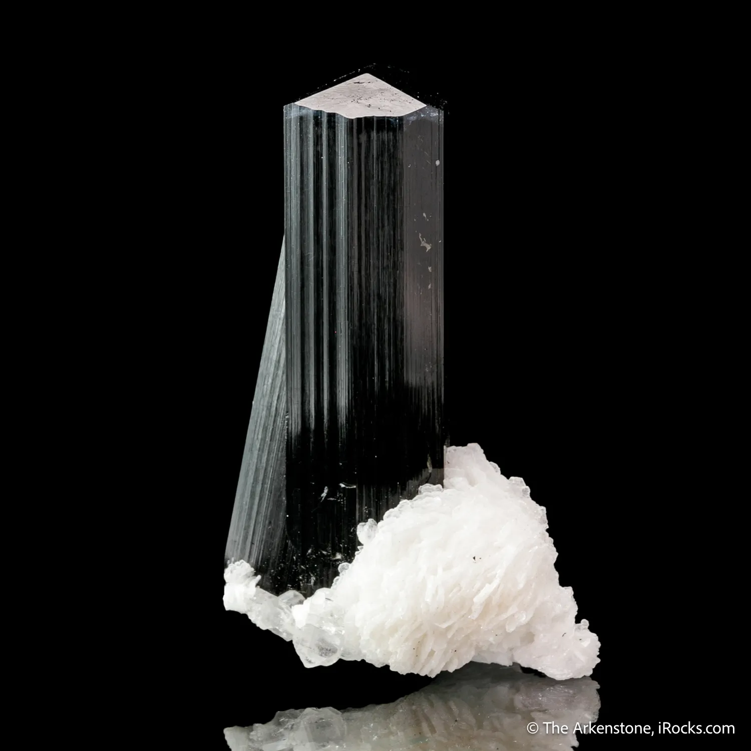 Schorl Tourmaline with Albite var. Cleavelandite - image 3