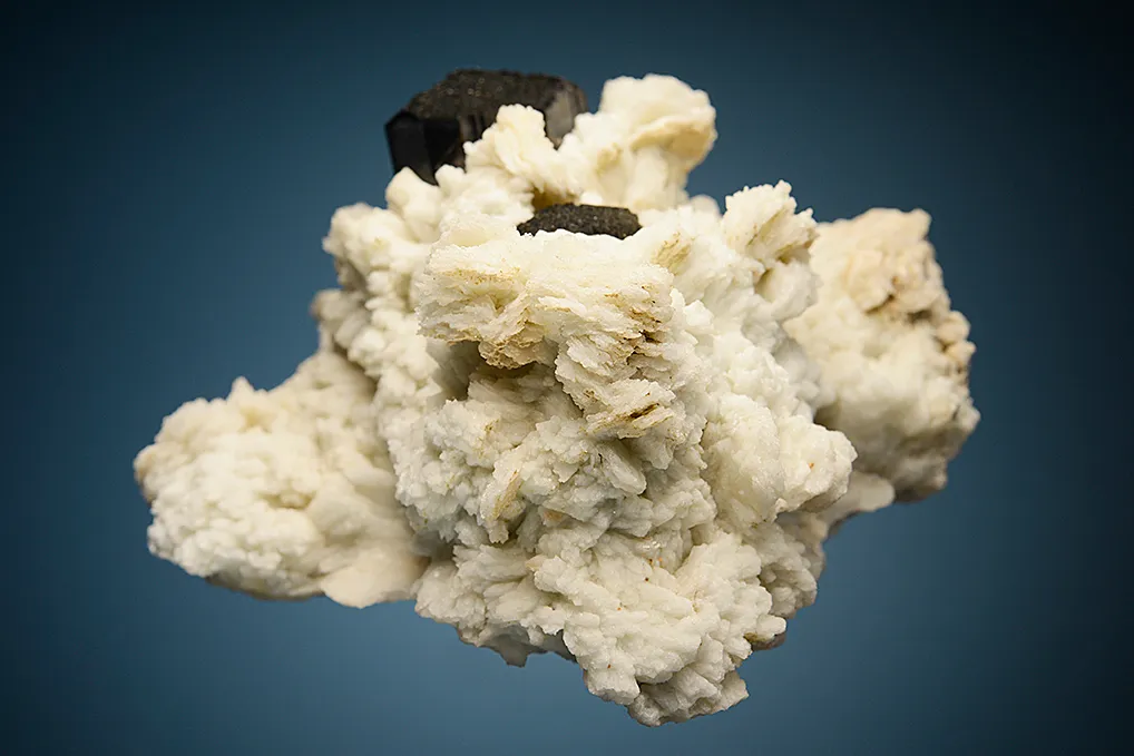 Schorl with Albite var. Cleavelandite - image 4