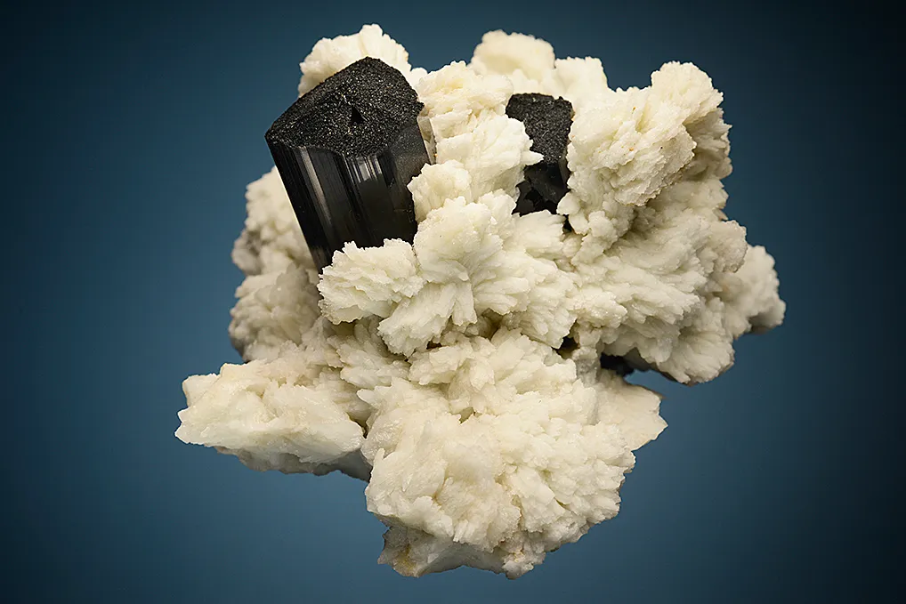 Schorl with Albite var. Cleavelandite - image 5