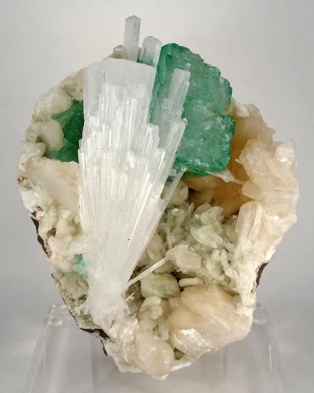 Scolecite, Apophyllite, Stilbite image