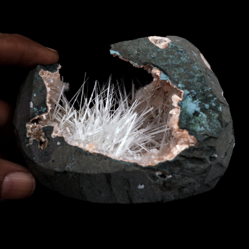 Scolecite Sprays Inside Heulandite See through Geode Natural Mineral Specimen - image 4