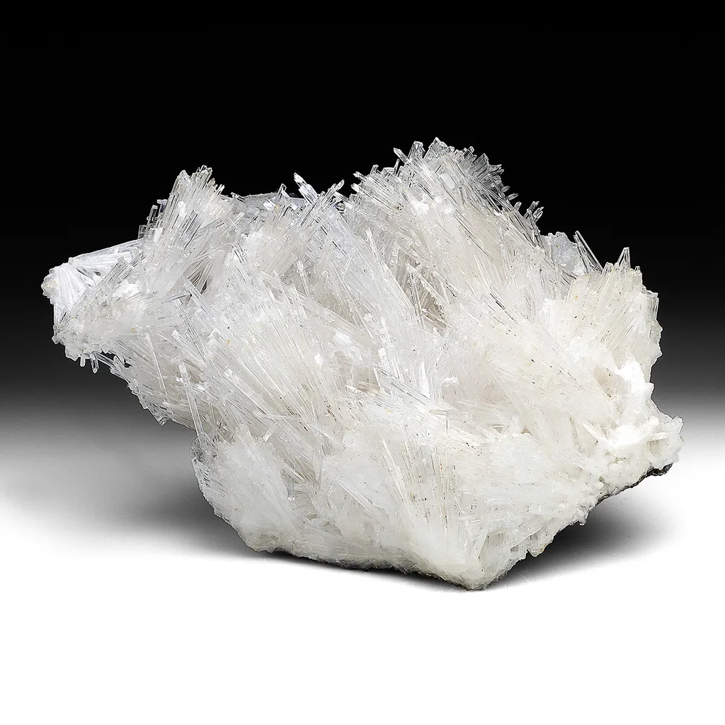 Scolecite with Fluorapophyllite-K image