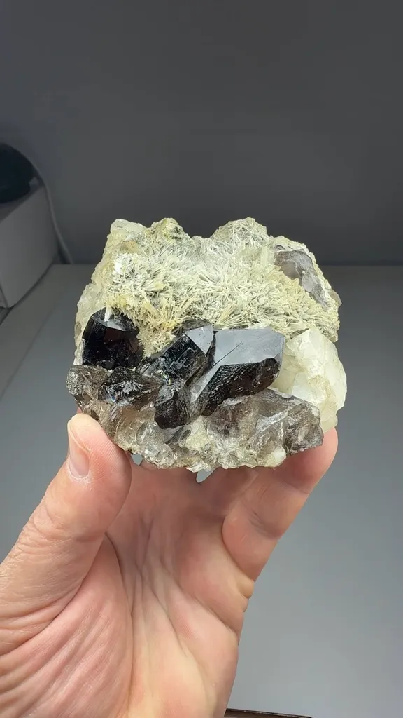 Scolecite with Orthoclase, Quartz image