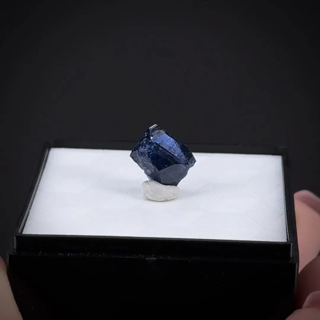 Scorodite gem crystal - image 2