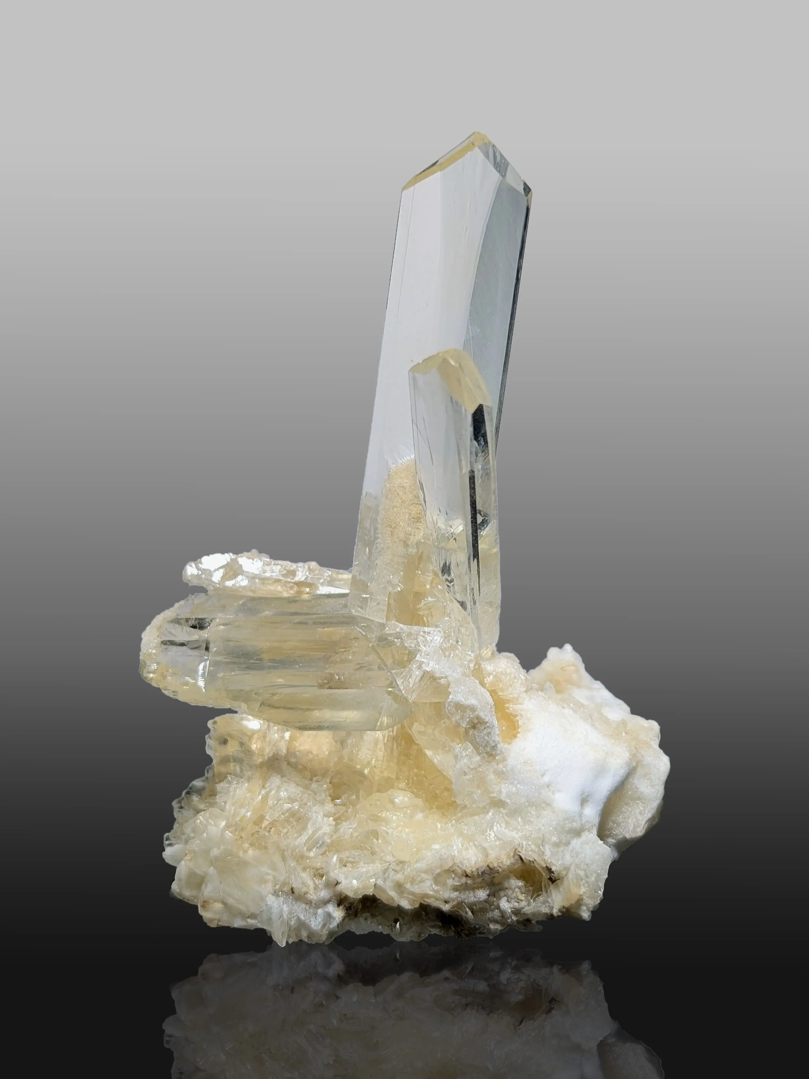 Selenite from Spain, Aragon, Zaragoza, Fuentes de Ebro - image 1