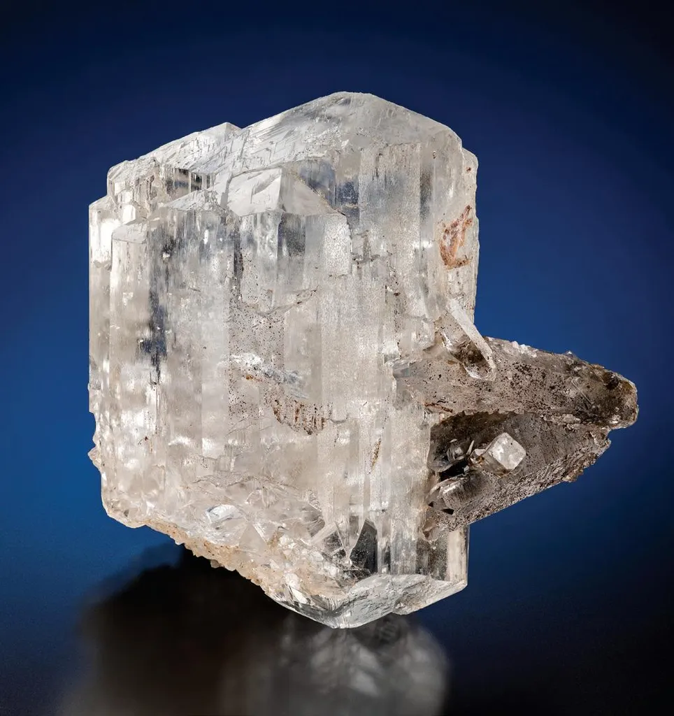 Sellaite, Quartz image