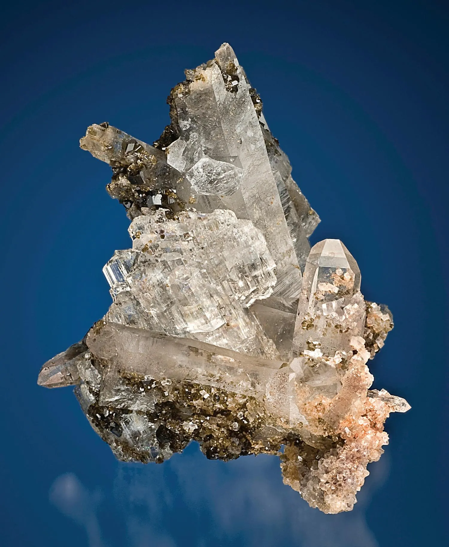 Sellaite, Quartz, Uvite, Magnesite - image 1