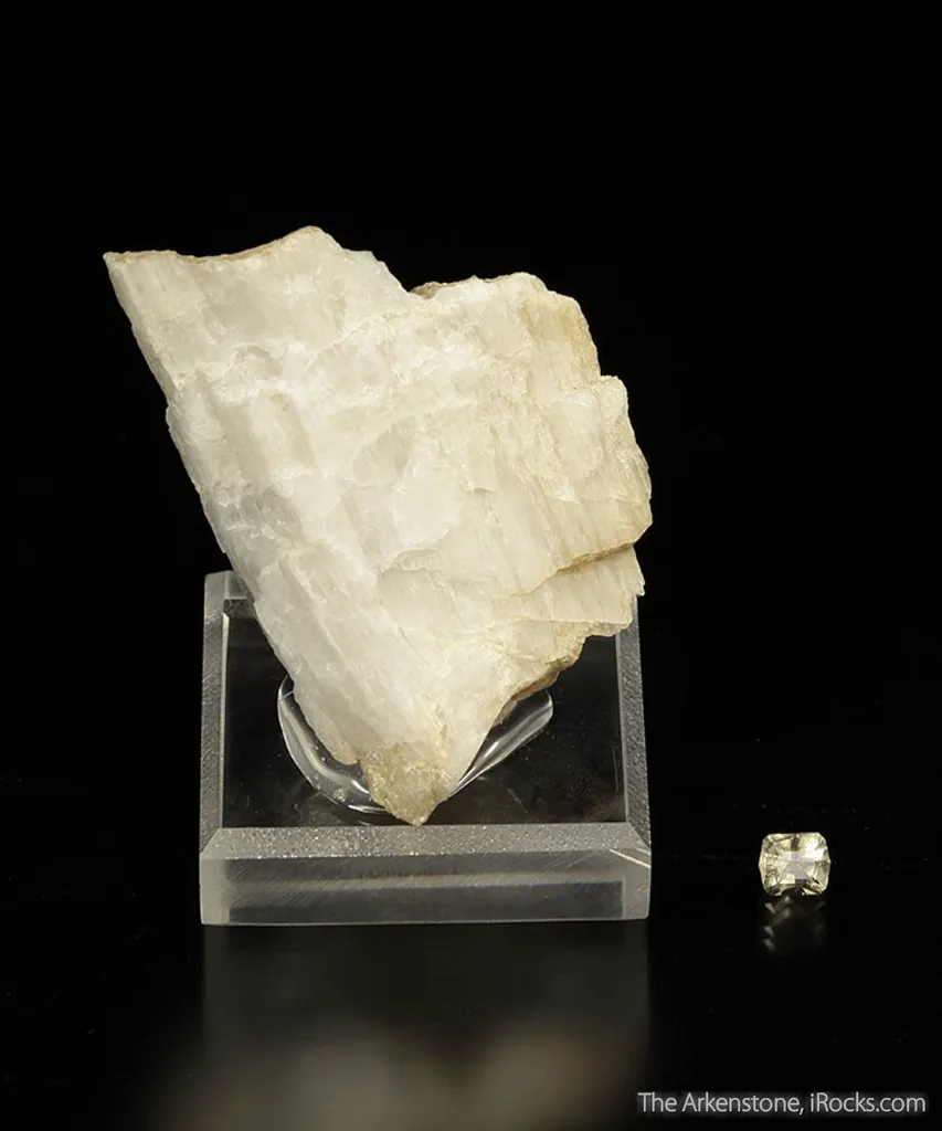 Sellaite (rough and cut set) image