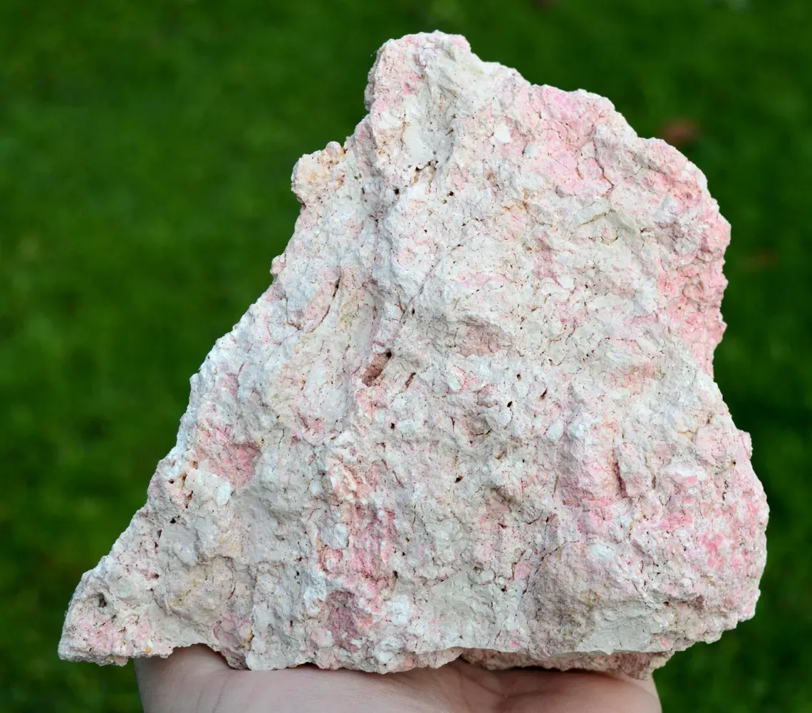Sepiolite & Pink Opal var. Quinzite - 1320 grams - Quincy, Vierzon, Cher, France - image 1