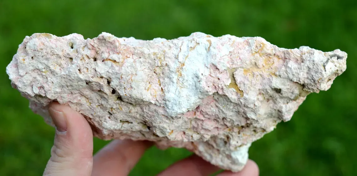 Sepiolite & Pink Opal var. Quinzite - 1320 grams - Quincy, Vierzon, Cher, France - image 5