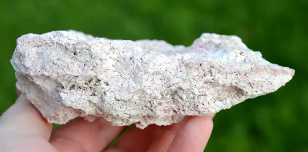 Sepiolite & Pink Opal var. Quinzite - 600 grams - Quincy, Vierzon, Cher, Centre-Val de Loire, France - image 4