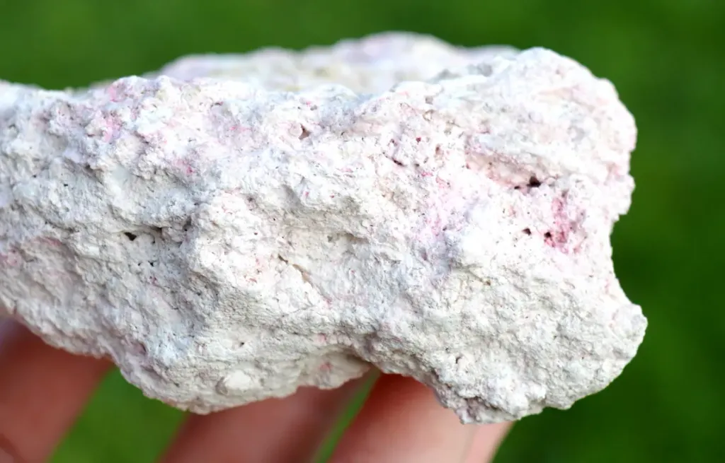 Sepiolite & Pink Opal var. Quinzite - 600 grams - Quincy, Vierzon, Cher, Centre-Val de Loire, France - image 2