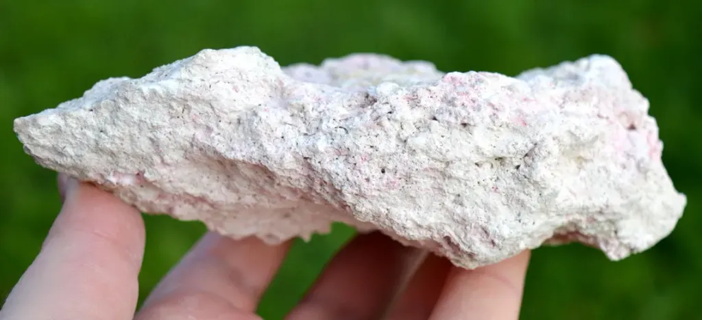 Sepiolite & Pink Opal var. Quinzite - 600 grams - Quincy, Vierzon, Cher, Centre-Val de Loire, France - image 3