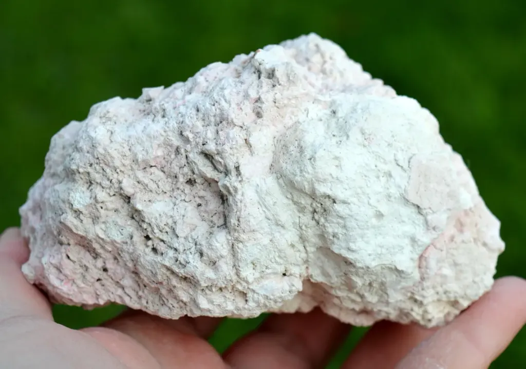 Sepiolite & Pink Opal var. Quinzite - 850 grams - Quincy, Vierzon, Cher, Centre-Val de Loire, France - image 3