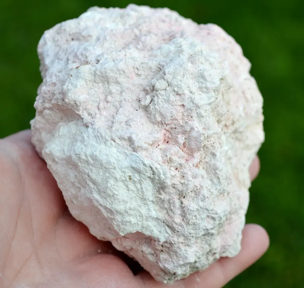 Sepiolite & Pink Opal var. Quinzite - 850 grams - Quincy, Vierzon, Cher, Centre-Val de Loire, France - image 4