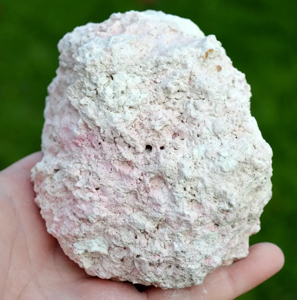 Sepiolite & Pink Opal var. Quinzite - 850 grams - Quincy, Vierzon, Cher, Centre-Val de Loire, France - image 2