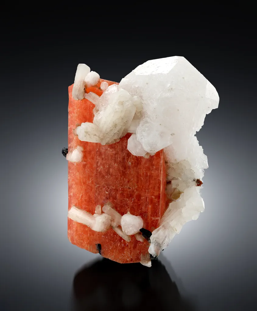 Serandite from Canada, Québec, Mont Saint-Hilaire image