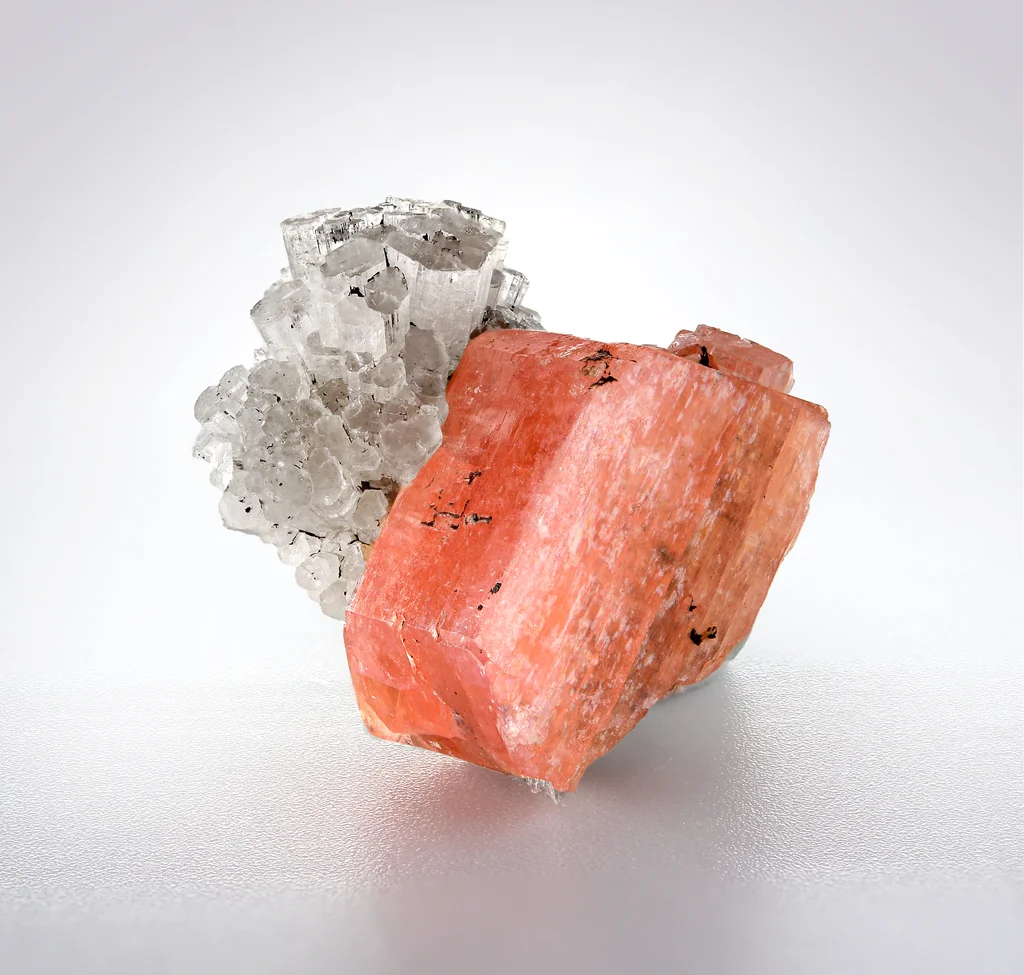 Serandite from Poudrette Quarry, Mont Saint-Hilaire, Québec, Canada image