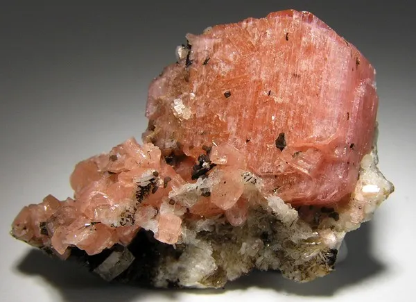 Serandite, Leifite image