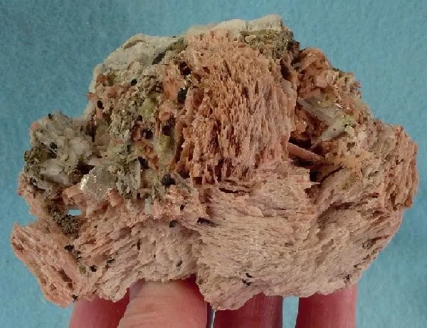Serandite, Leucophanite, Polylithionite, Aegirine image