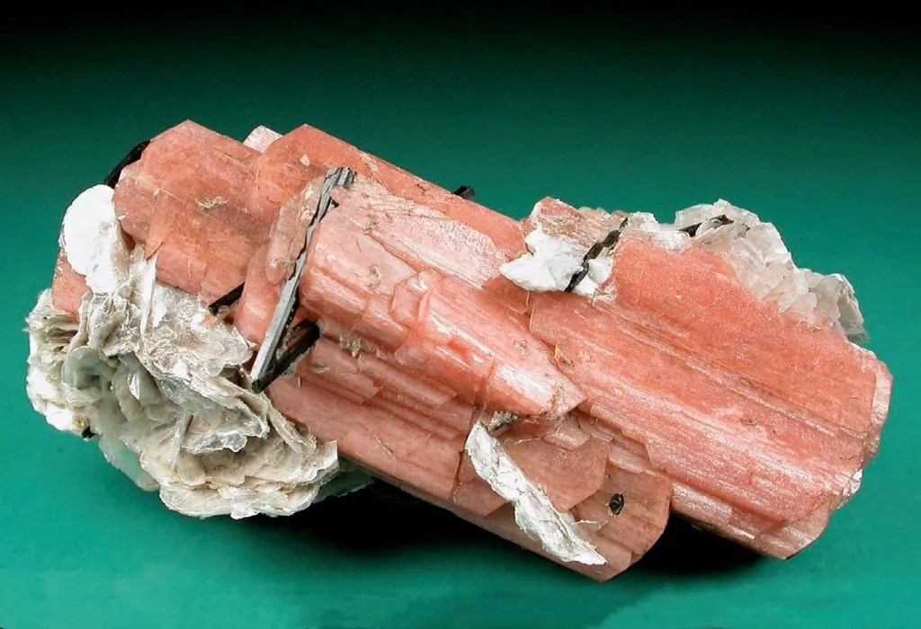 Serandite, Polylithionite, Aegirine image