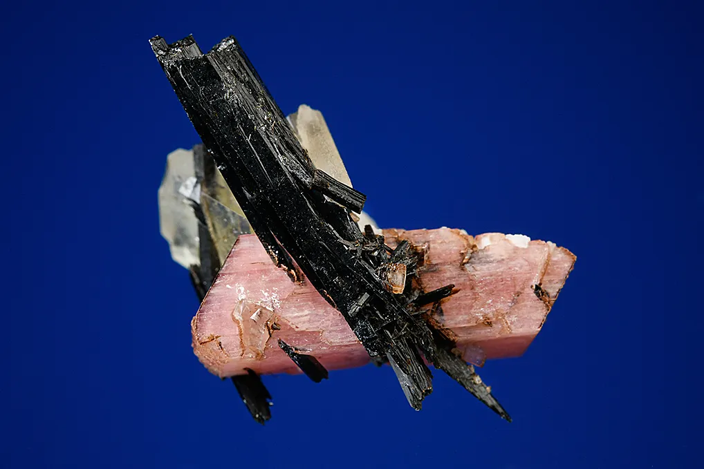Serandite with Aegirine and Leucophanite - image 2