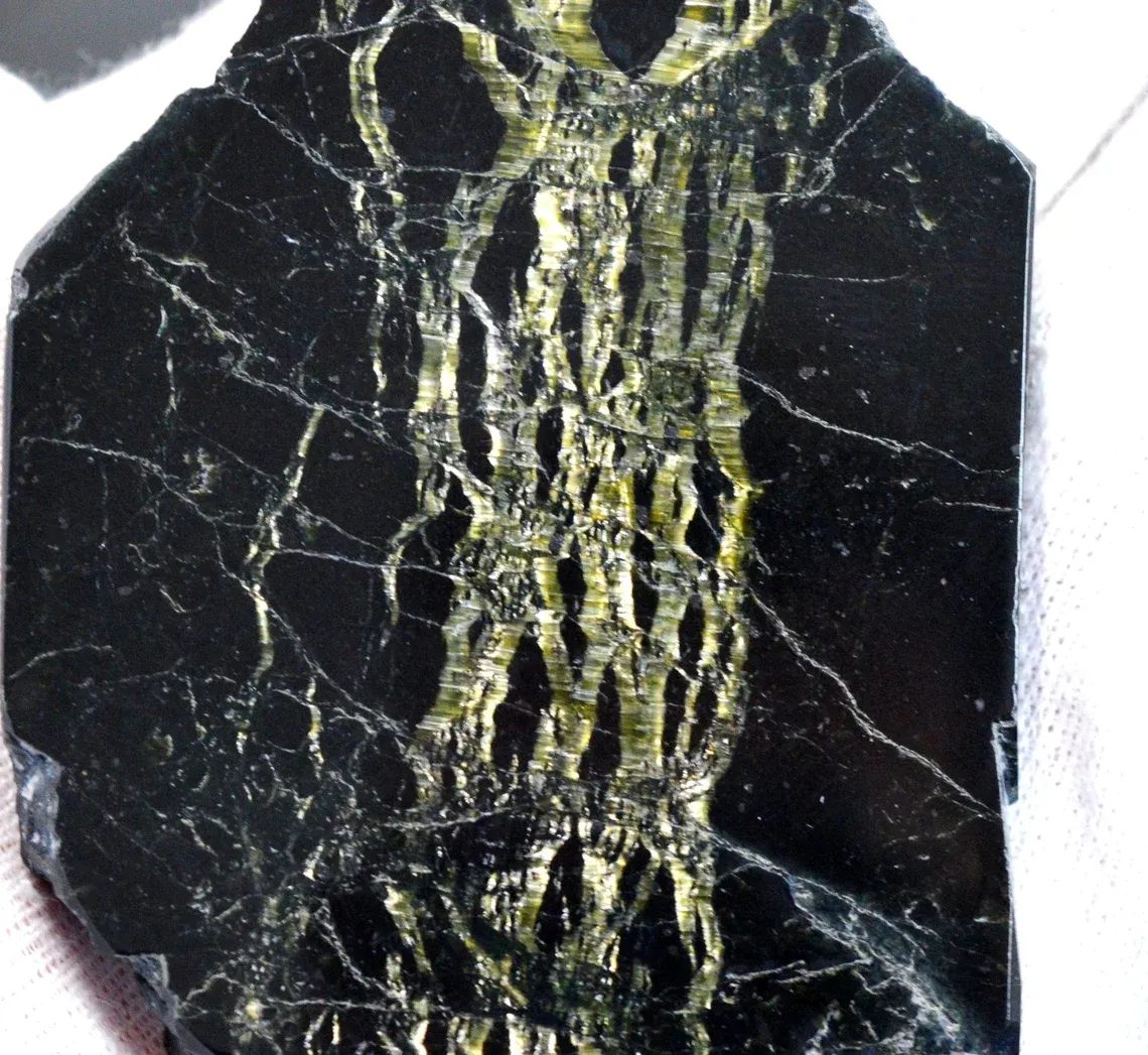 Serpentine & Chrysotile 107 grams - Claviere, Susa Valley, Turin, Piedmont, Italy - image 3