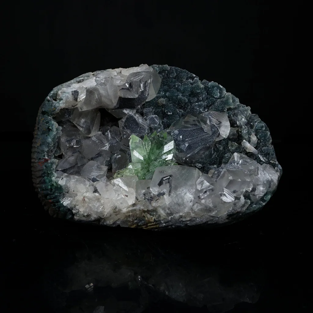 Sharp Terminated Green Apophyllite Cluster and Calcite on Shimmering Dark Green Chalcedony Matrix – Natural Indian Zeolite Mineral Specimen from Jalgaon, Maharashtra image