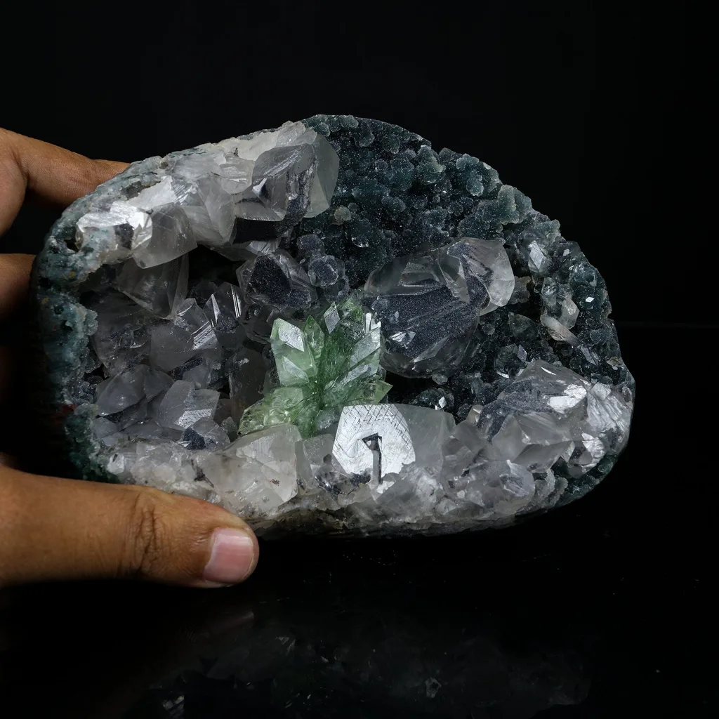 Sharp Terminated Green Apophyllite Cluster and Calcite on Shimmering Dark Green Chalcedony Matrix – Natural Indian Zeolite Mineral Specimen from Jalgaon, Maharashtra - image 4