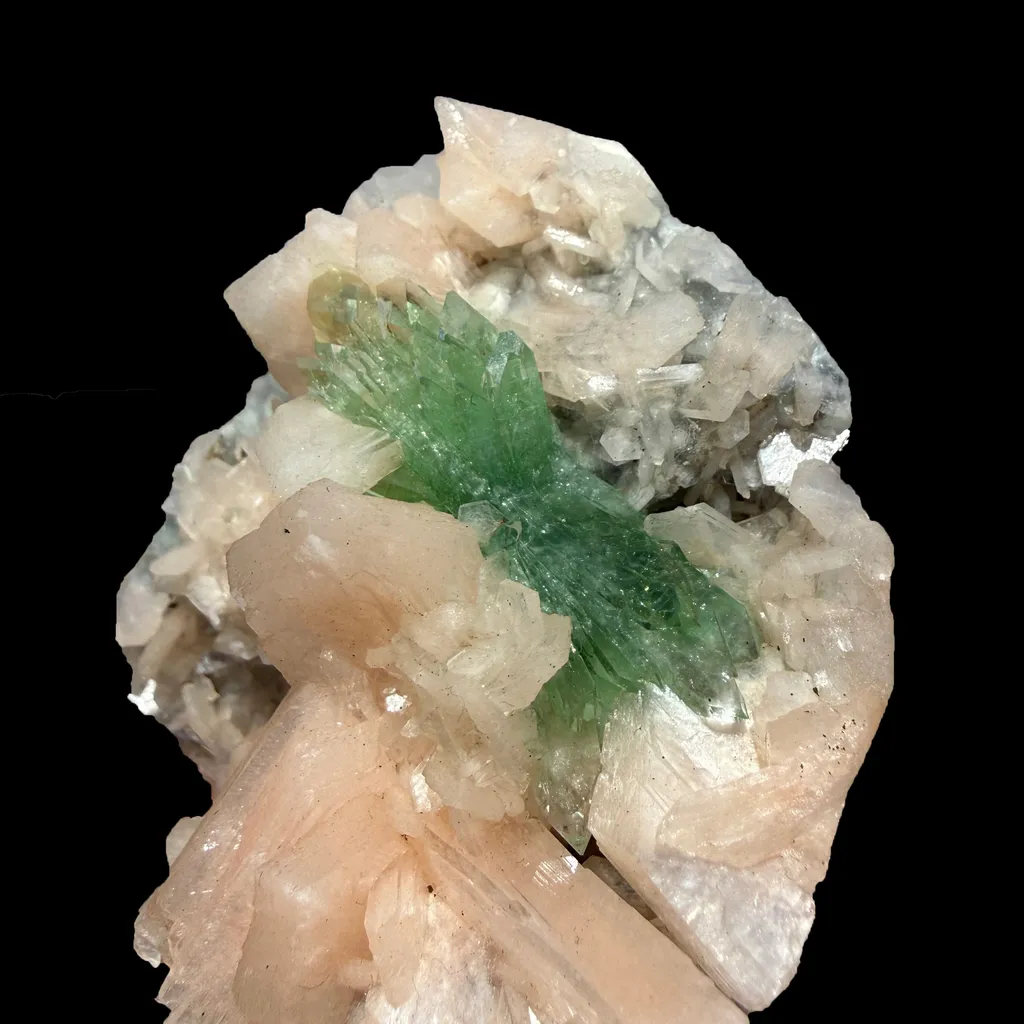 Sharp Terminated Green Apophyllite with Peach Stilbite on Chalcedony Matrix – Rare Zeolite Mineral from Jalgaon,India - image 5