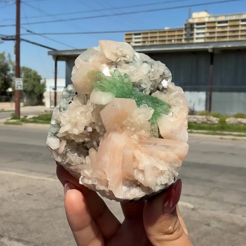Sharp Terminated Green Apophyllite with Peach Stilbite on Chalcedony Matrix – Rare Zeolite Mineral from Jalgaon,India - image 8