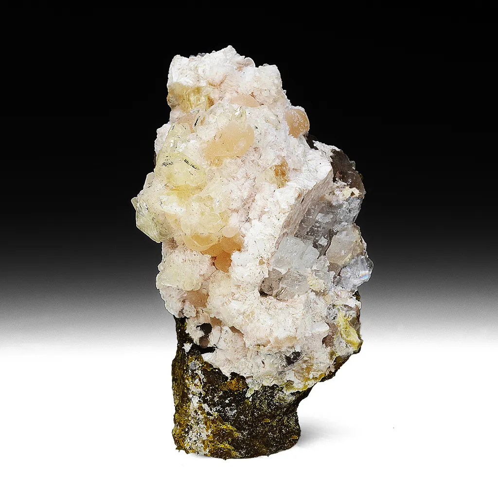 Shinichengite with Imayoshiite, Bultfonteinite, Andradite image