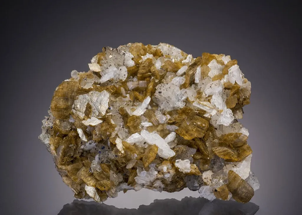 Siderite and Baryte with Pyrrhotite and Quartz image