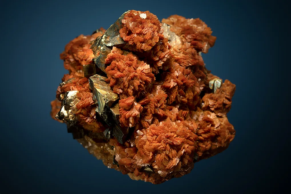 Siderite on Chalcopyrite and Pyrite - image 5