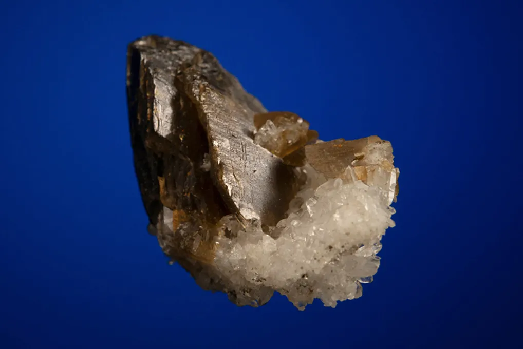 Siderite on Quartz - image 3