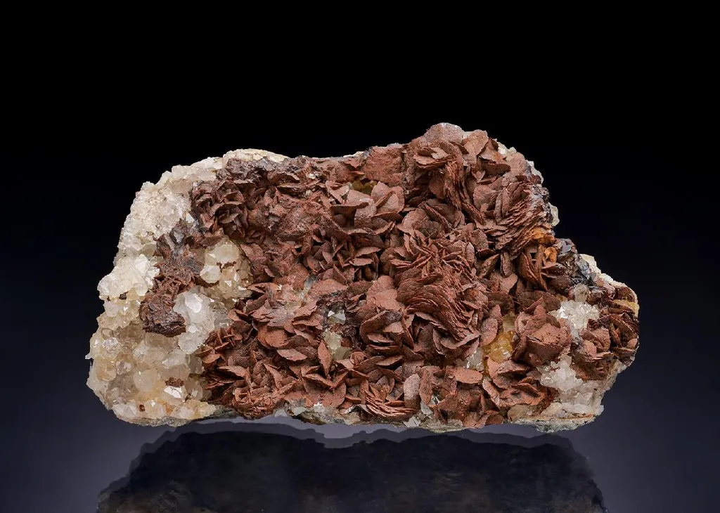 Siderite on Quartz image