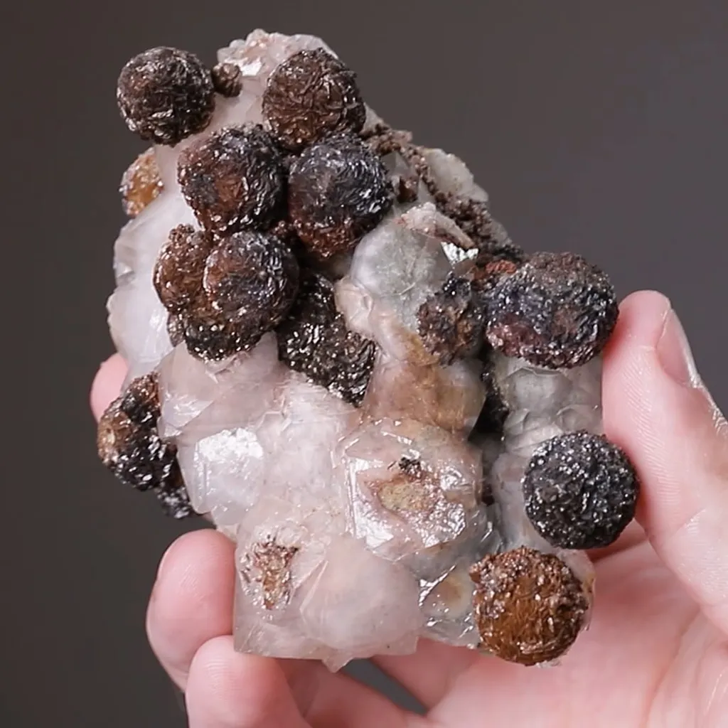 Siderite on Quartz - image 2