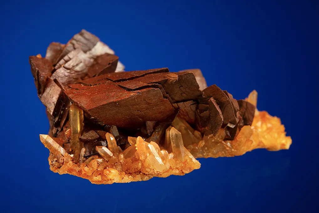 Siderite on Quartz - image 3