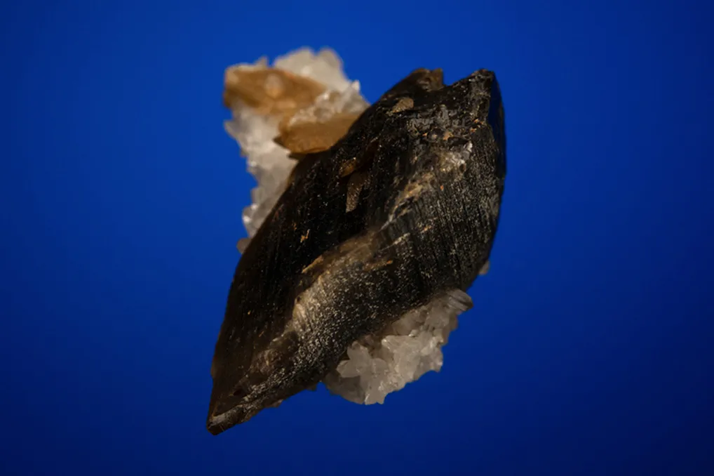 Siderite on Quartz - image 4