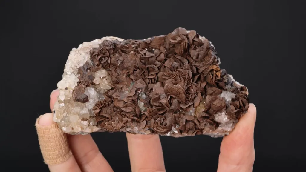 Siderite on Quartz - image 2
