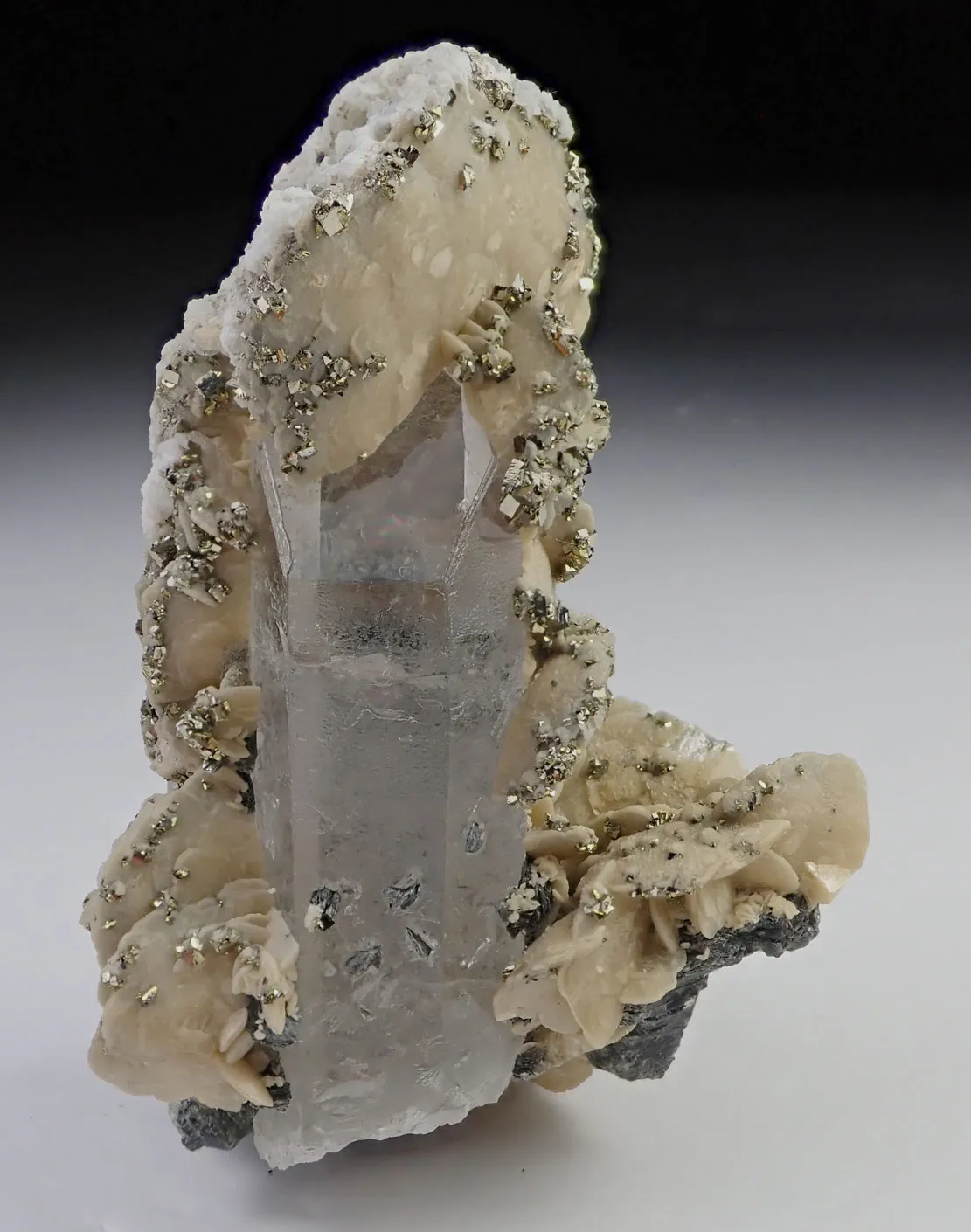 Siderite, Quartz and Pyrite - image 4