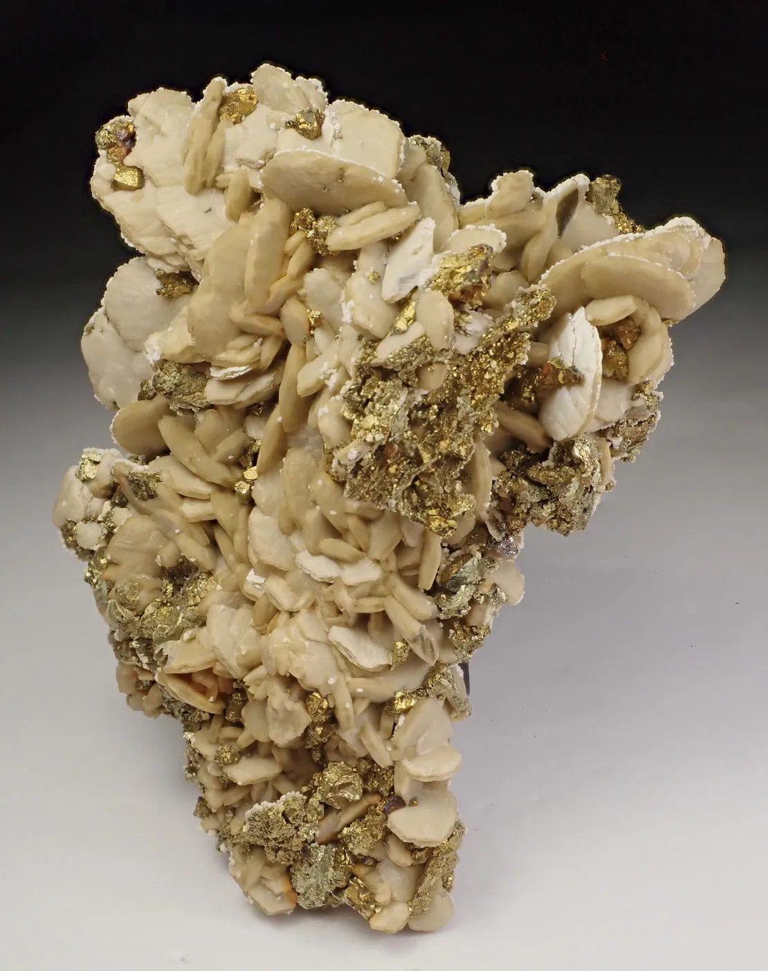 Siderite with Chalcopyrite - image 4