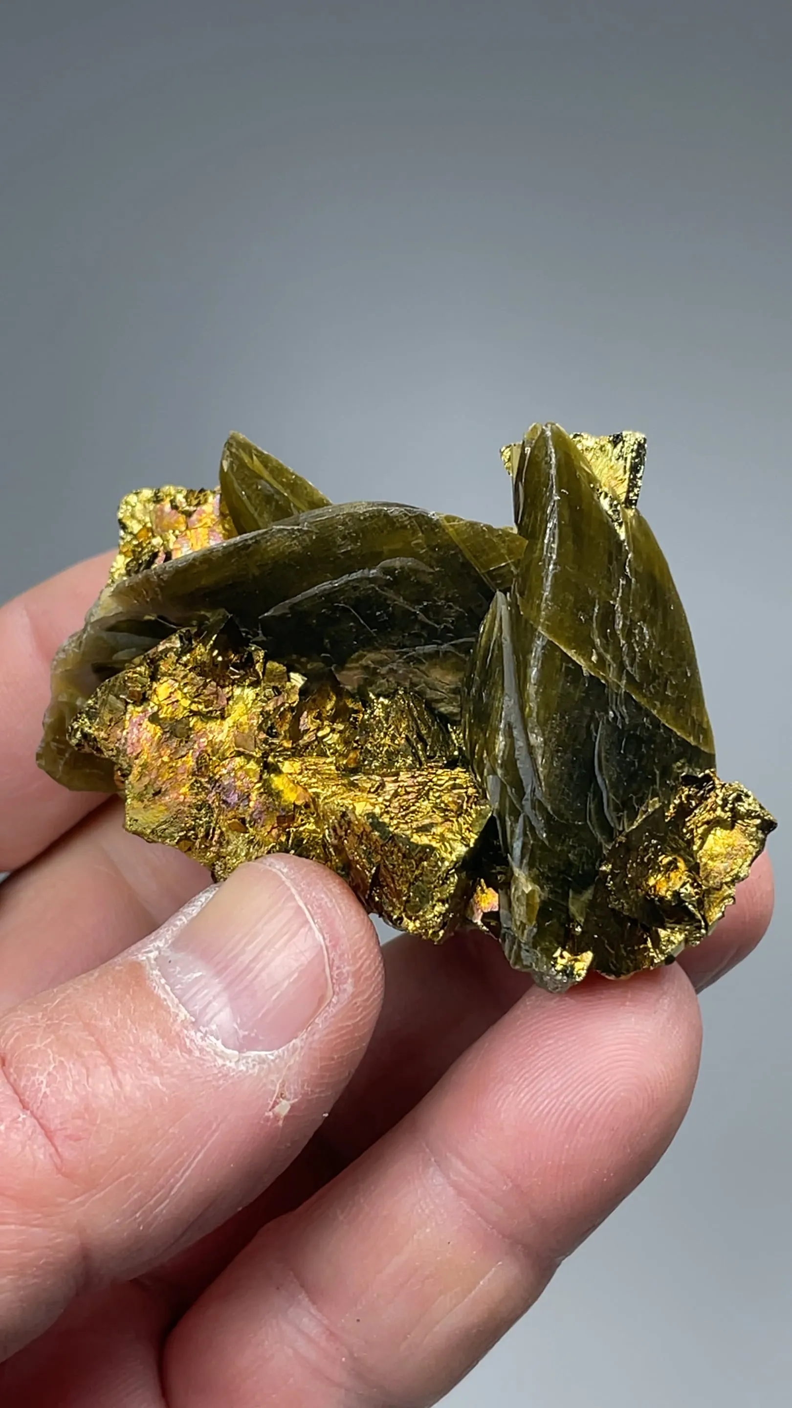 Siderite with Chalcopyrite - image 2