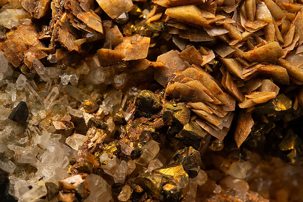 Siderite with Chalcopyrite on Quartz - image 2